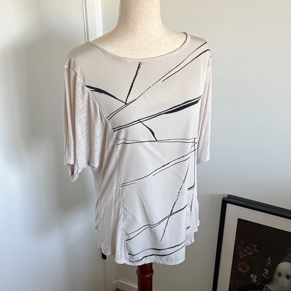 Calvin Klein Jeans Light Ivory Short-Sleeve Tee with Black Abstract Lines